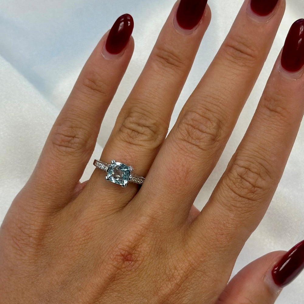 vintage style ring, antique style ring, aquamarine and diamond cushion cut ring, antique style rings, aquamarine diamond gold ring