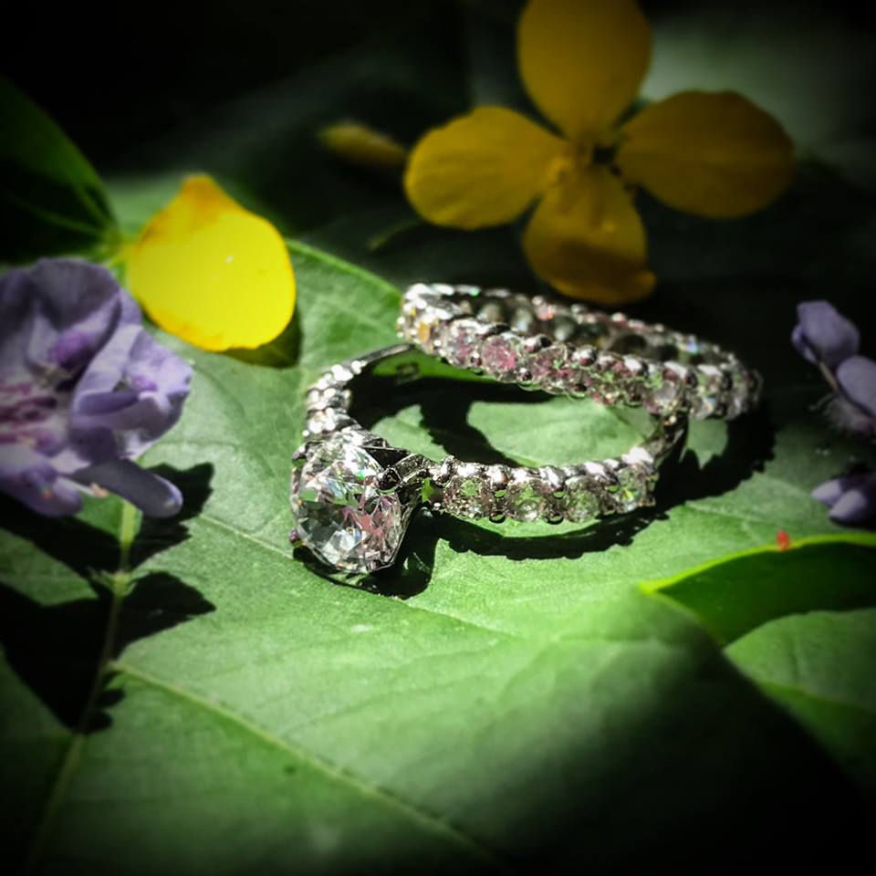 Hexla: Simple Round Diamond Solitaire Engagement Ring | Ken & Dana